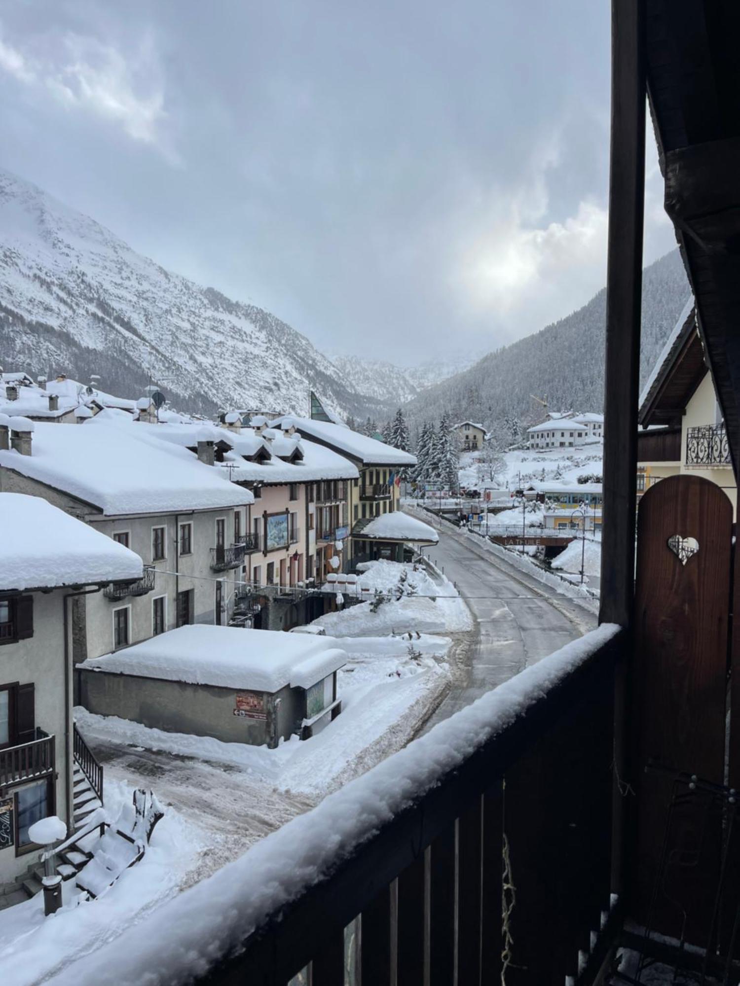 Lthorses & Dreams Bed & Breakfast La Thuile Ngoại thất bức ảnh